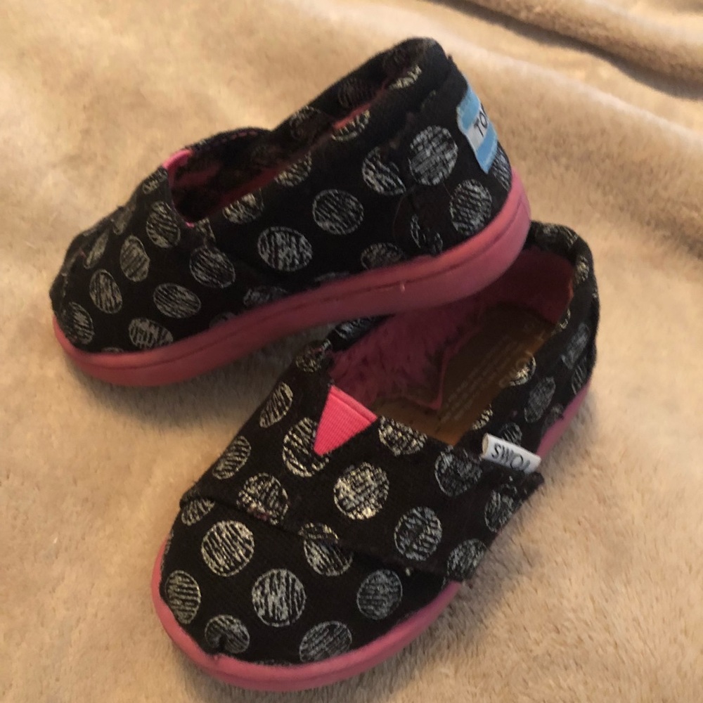 TOMS size T5 little girls shoes